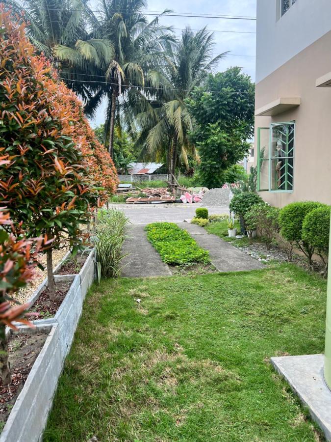 Beach Resorts Walking Distance To The Town House Davao City Eksteriør billede