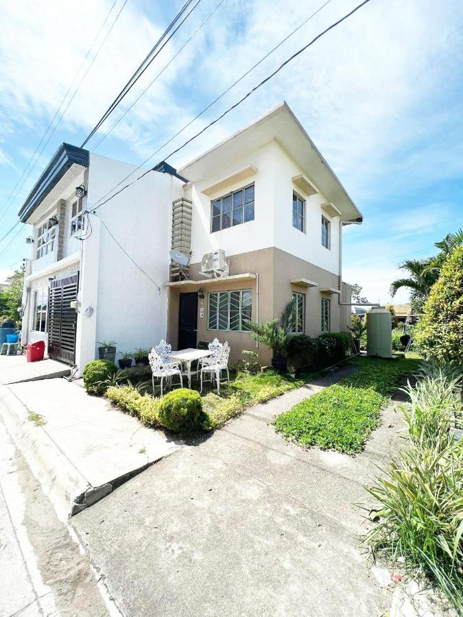 Beach Resorts Walking Distance To The Town House Davao City Eksteriør billede