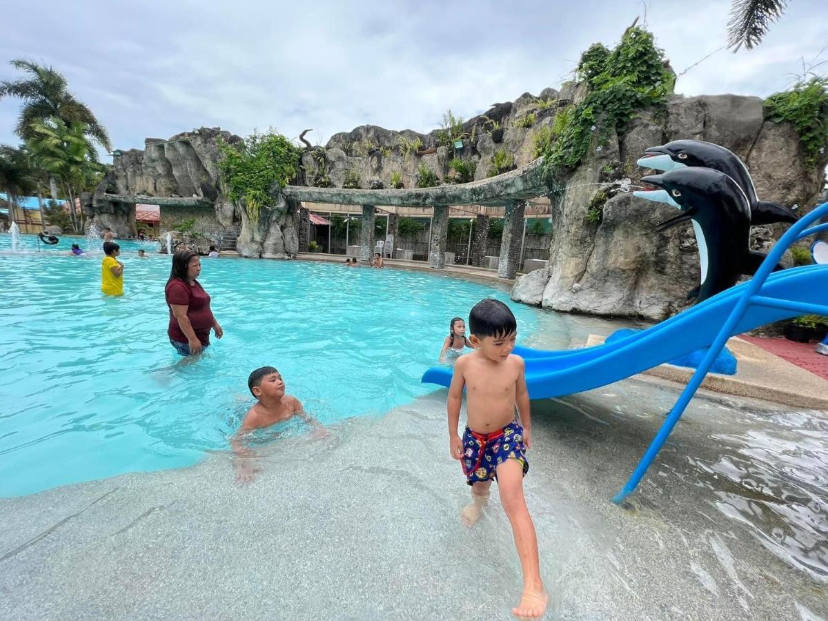 Beach Resorts Walking Distance To The Town House Davao City Eksteriør billede