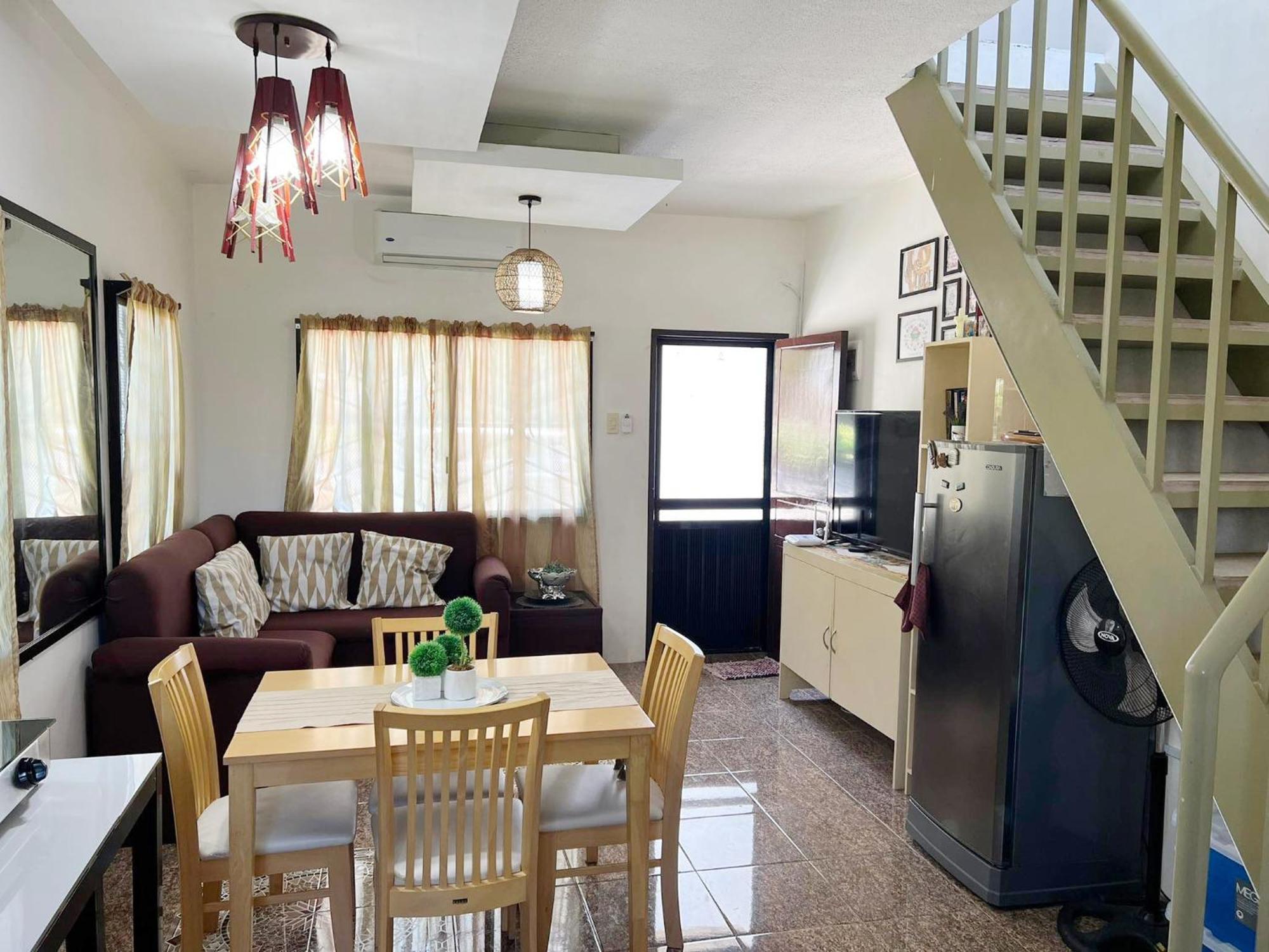 Beach Resorts Walking Distance To The Town House Davao City Eksteriør billede